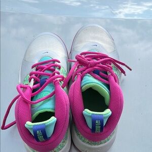Nike Pink and Green Sneakers Vibrant Athletic Design